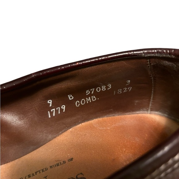 Allen Edmonds Devonshire Loafers Mens 9 Burgundy Leather Vibram Sole Kilt USA - Picture 2 of 10